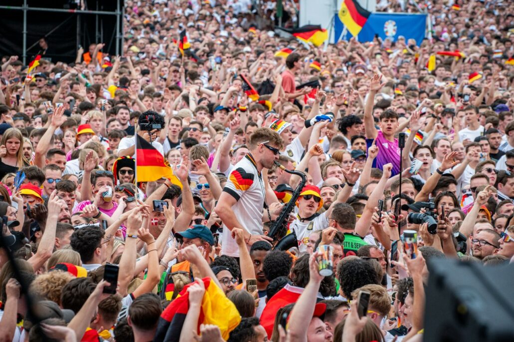 EURO 2024 Festival: CLUESO & DIE FANTASTISCHEN VIER – Jetzt Tickets sichern!