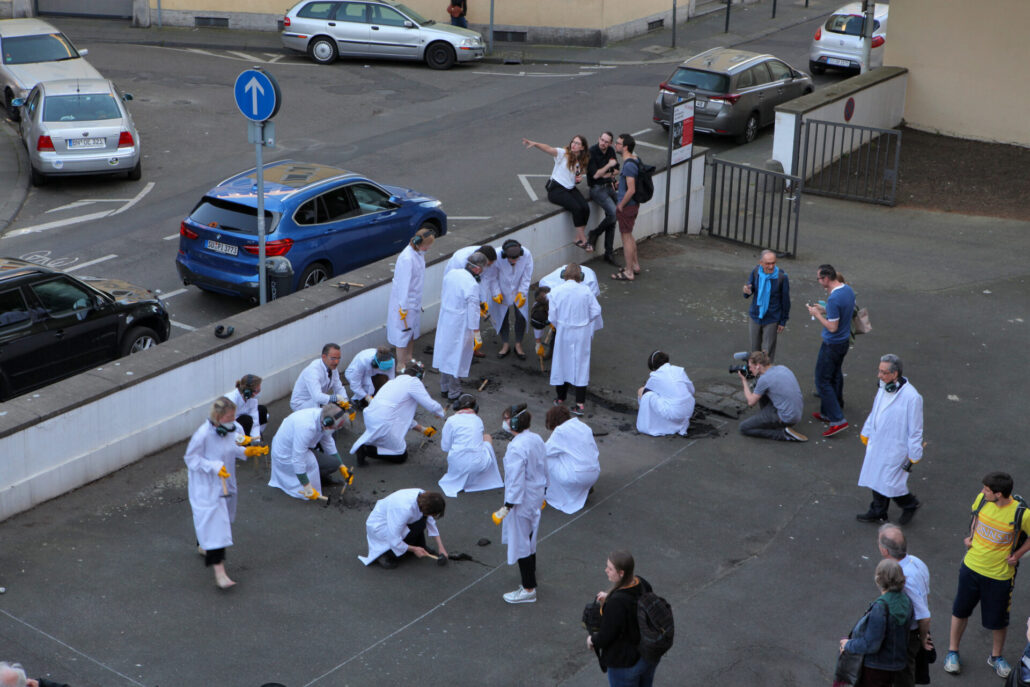 Testphase #5. Entsiegelungs-Aktion und Film-Screening mit Folke Köbberling